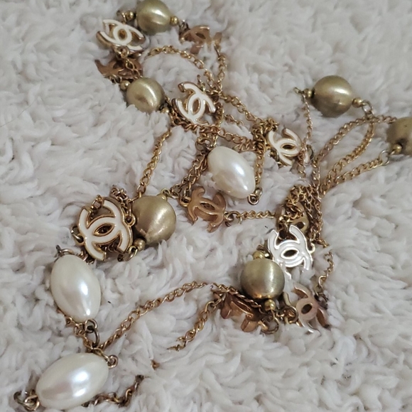 Jewelry - Fashionable Necklace